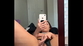 Vivian Onlyfans Showing off video