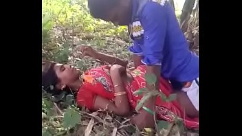 Indian girl outdoor sex