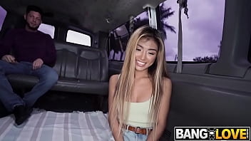 Bang Bus - Clara