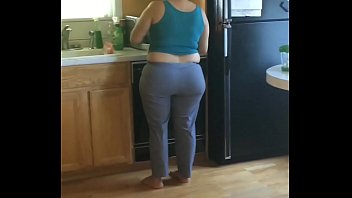 hispanic mom with monster ass and big tits candid