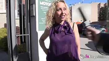 A milf who've come to Madrid just to eat a big dick